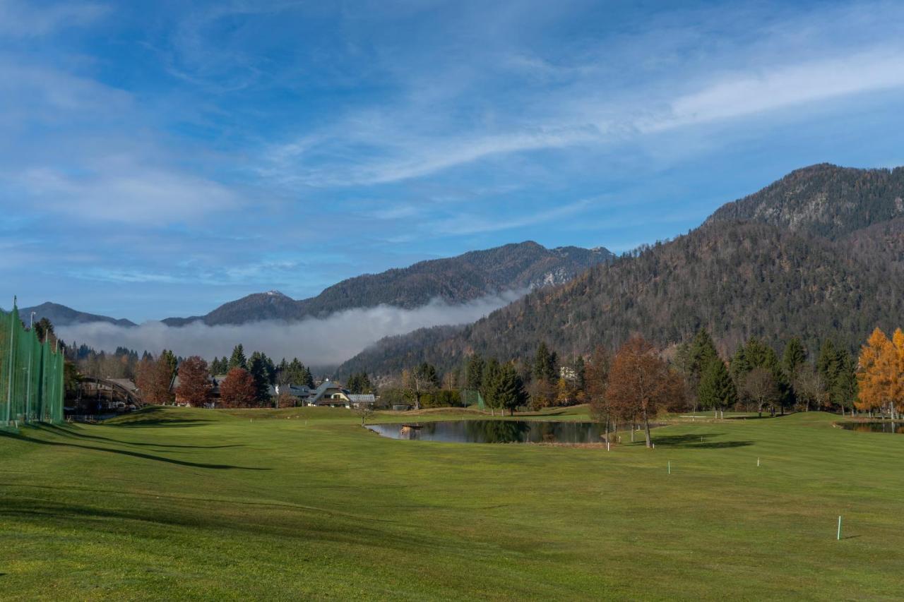 Golf View Apt With Parking And Mountain View! Leilighet Tarvisio Eksteriør bilde