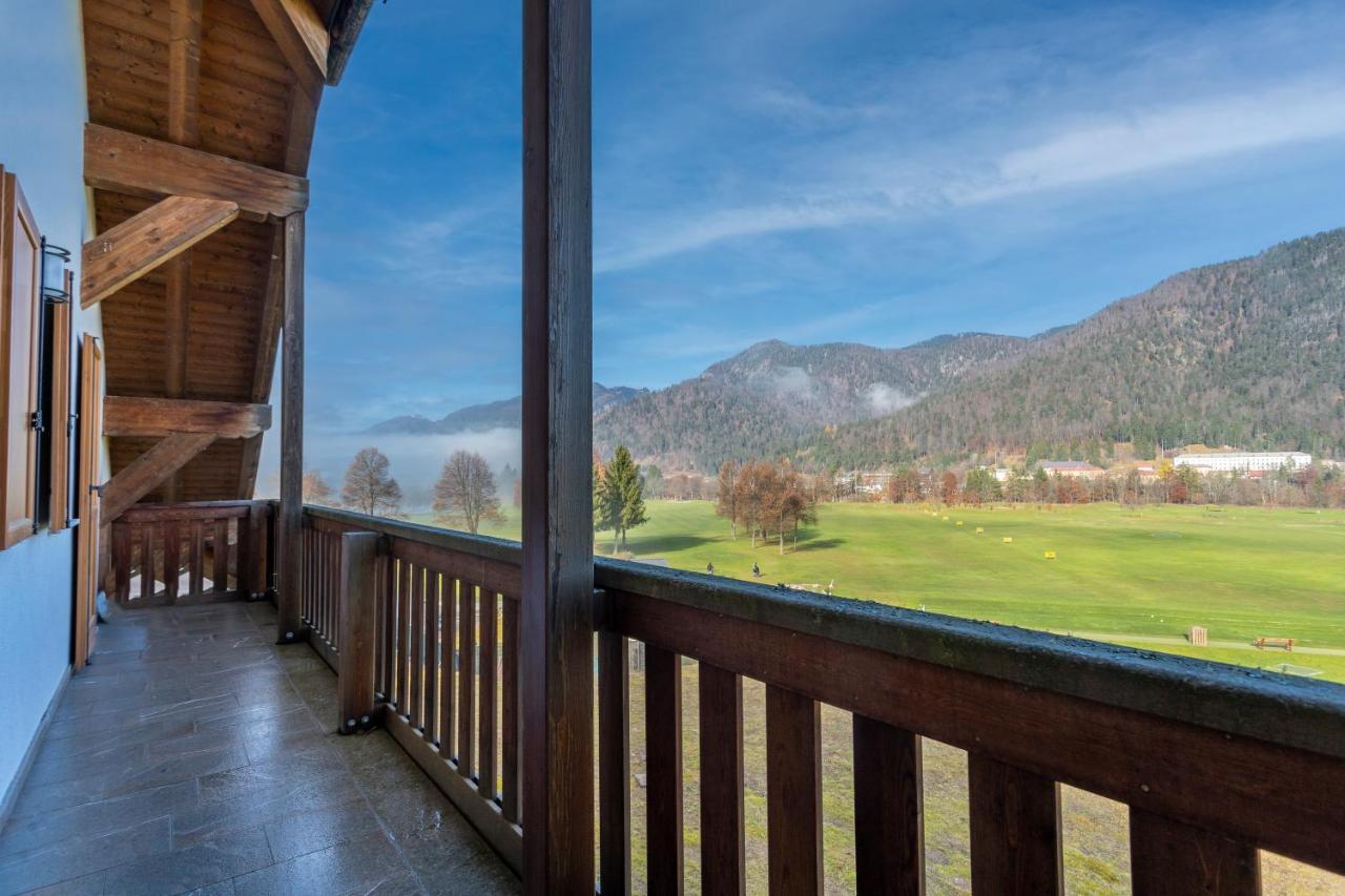 Golf View Apt With Parking And Mountain View! Leilighet Tarvisio Eksteriør bilde