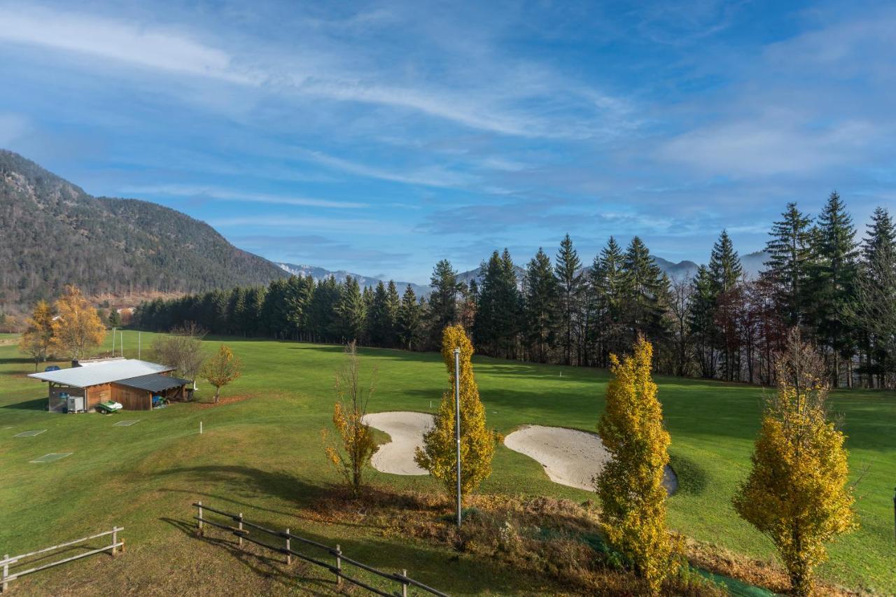 Golf View Apt With Parking And Mountain View! Leilighet Tarvisio Eksteriør bilde